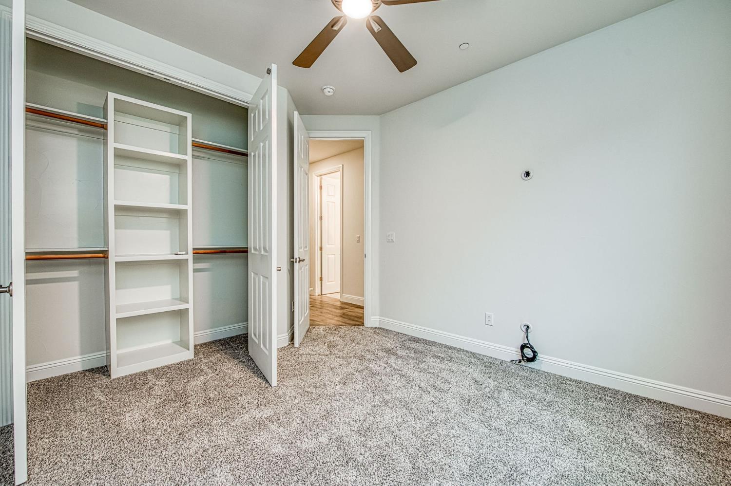 2115 Sophia Ln, Kingsburg, CA 93631