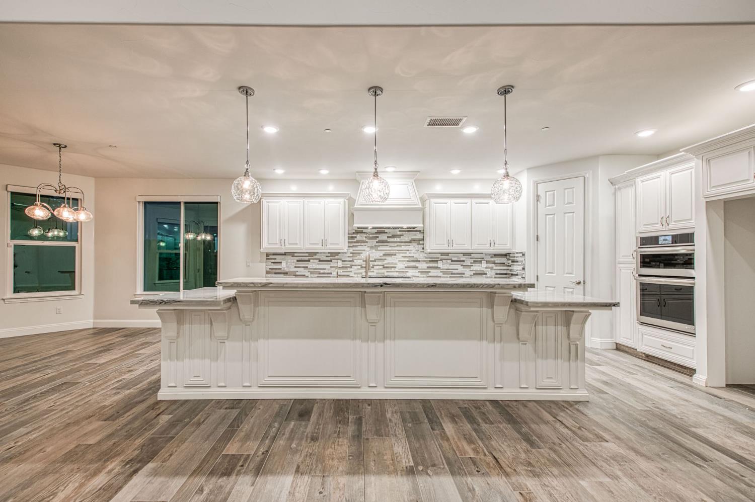 2115 Sophia Ln, Kingsburg, CA 93631