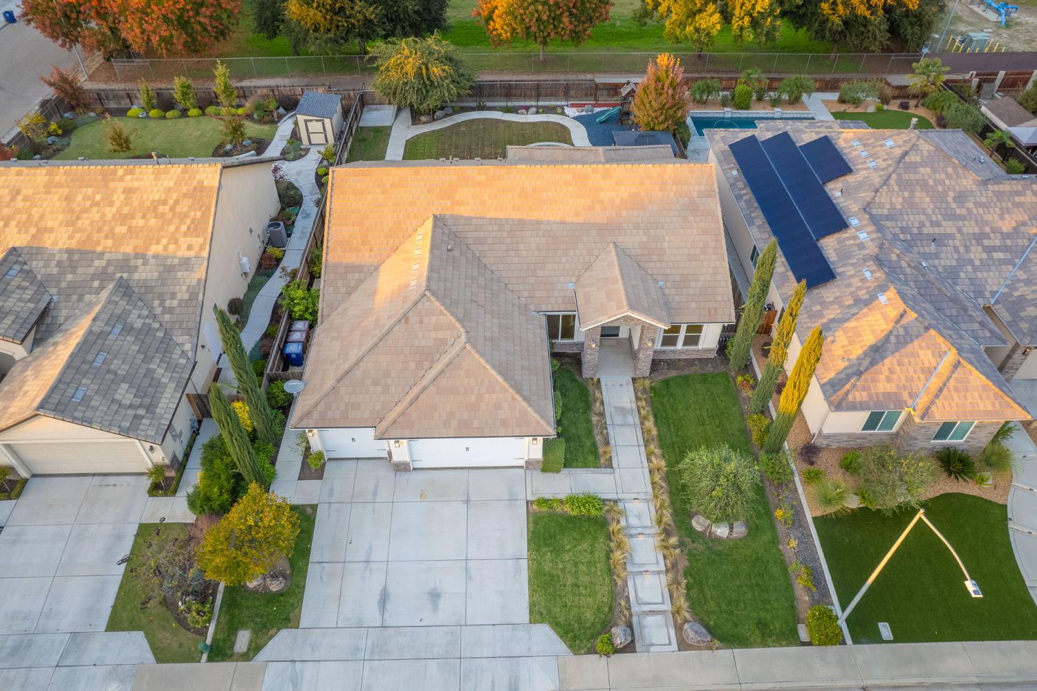 2115 Sophia Ln, Kingsburg, CA 93631