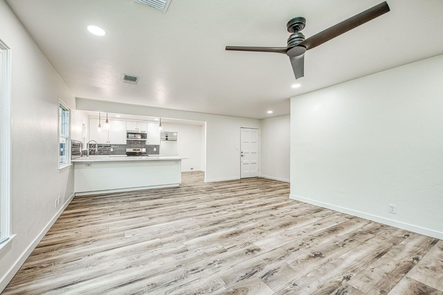 2528 16Th Ave, Kingsburg, CA 93631