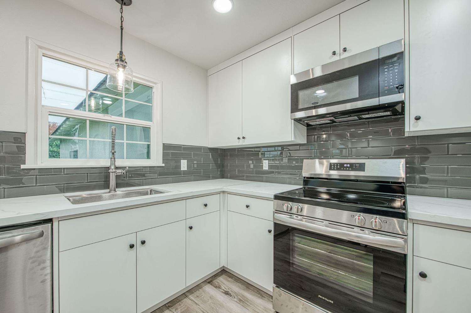 2528 16Th Ave, Kingsburg, CA 93631