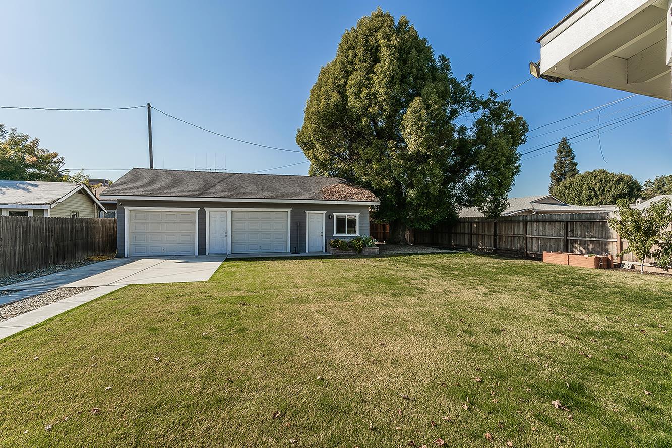 2233 14th Ave, Kingsburg, CA 93631