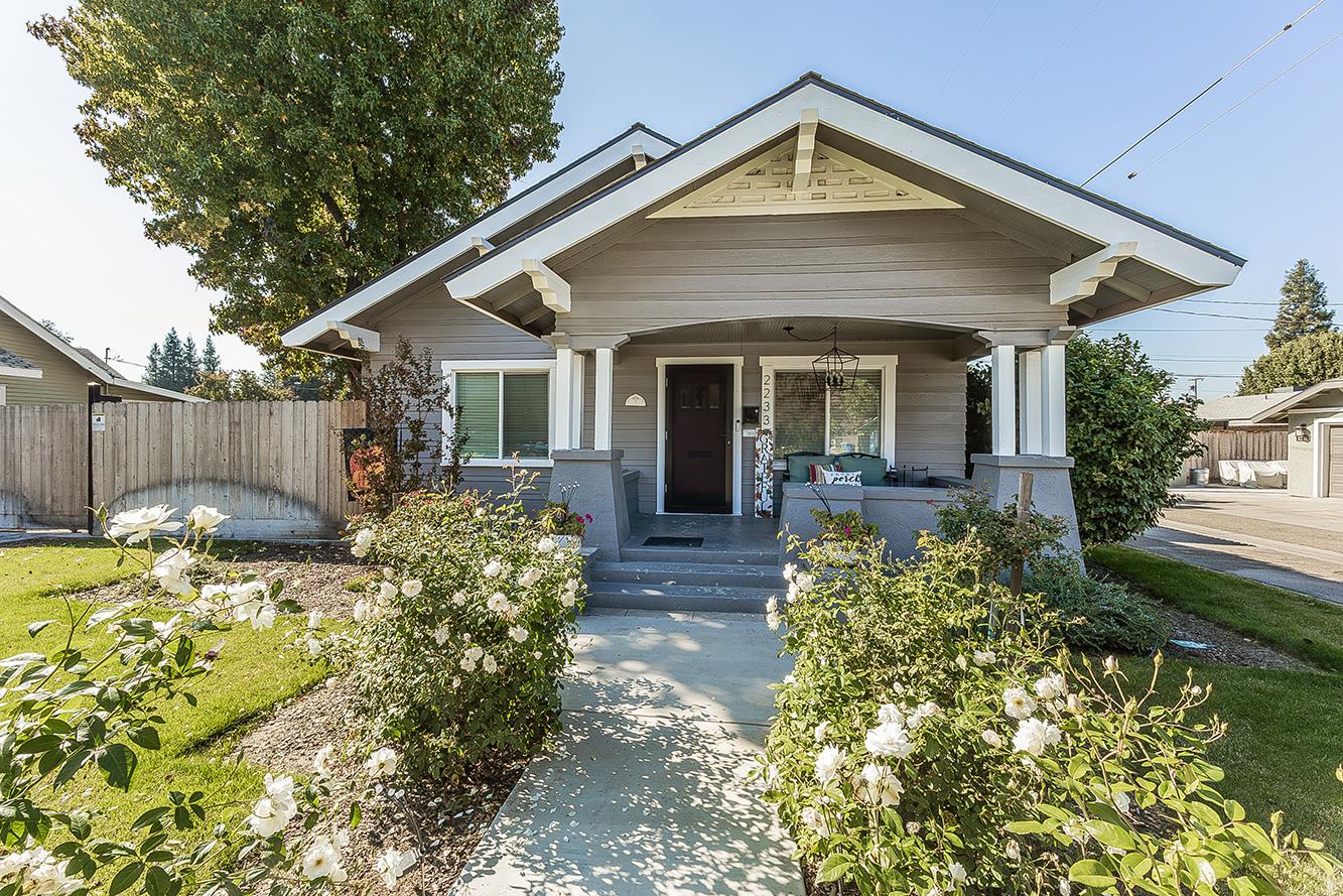 2233 14th Ave, Kingsburg, CA 93631