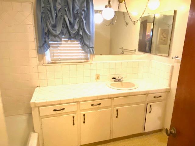 5231 Chico Ave, Kingsburg, CA 93631