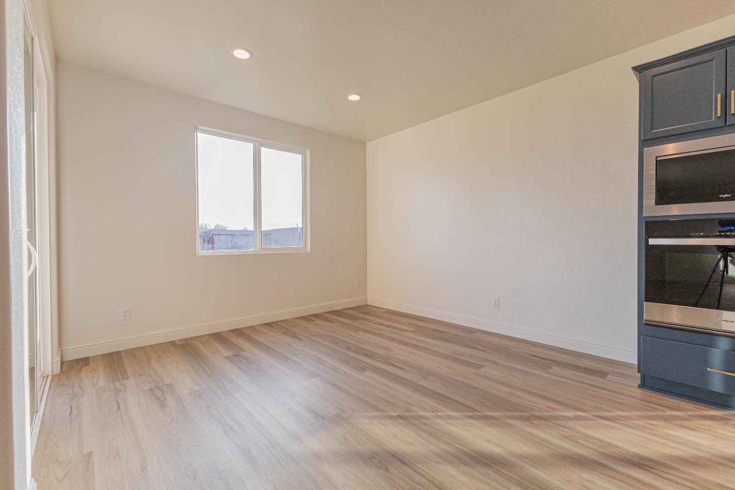 782 Skansen St, Kingsburg, CA 93631