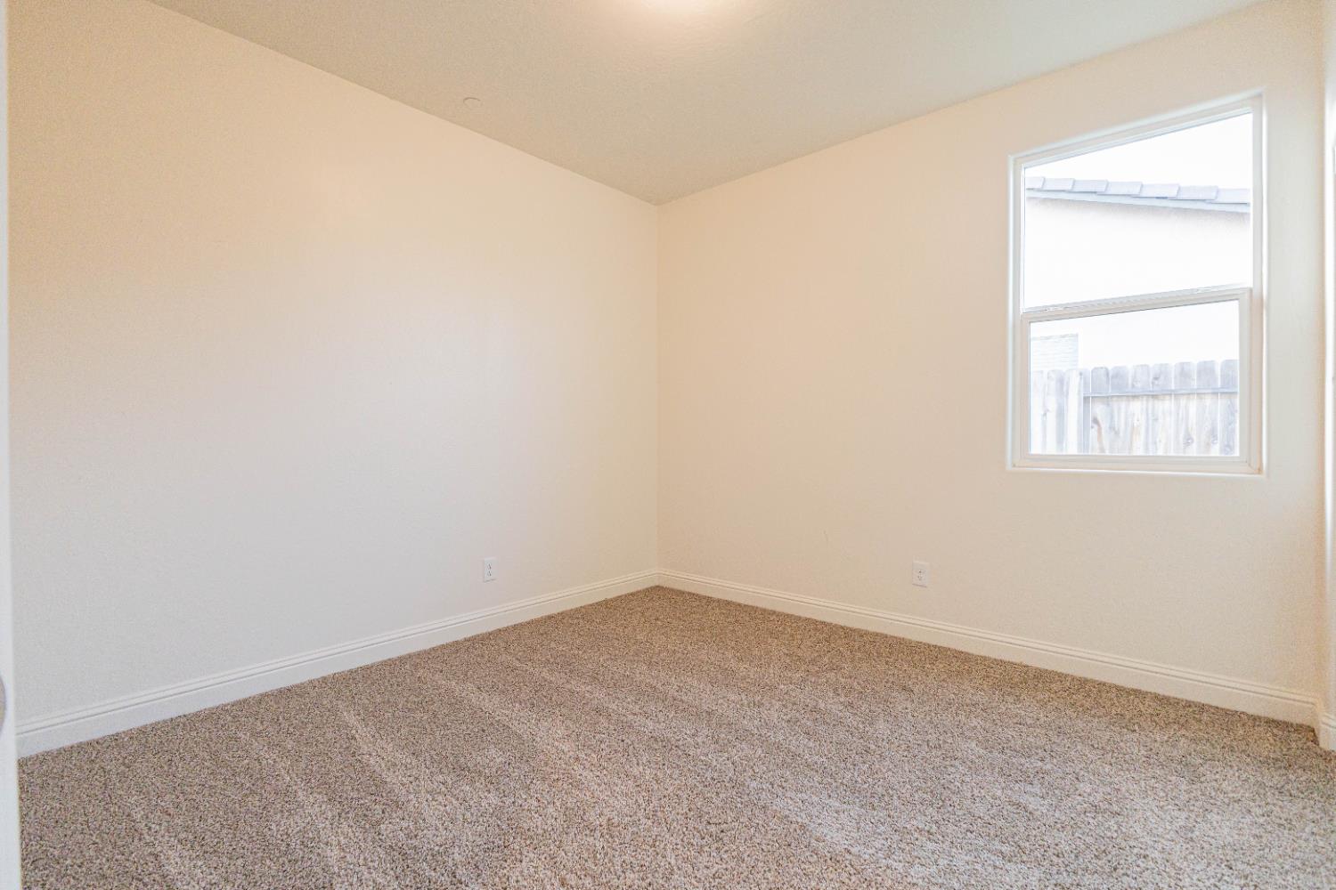 782 Skansen St, Kingsburg, CA 93631