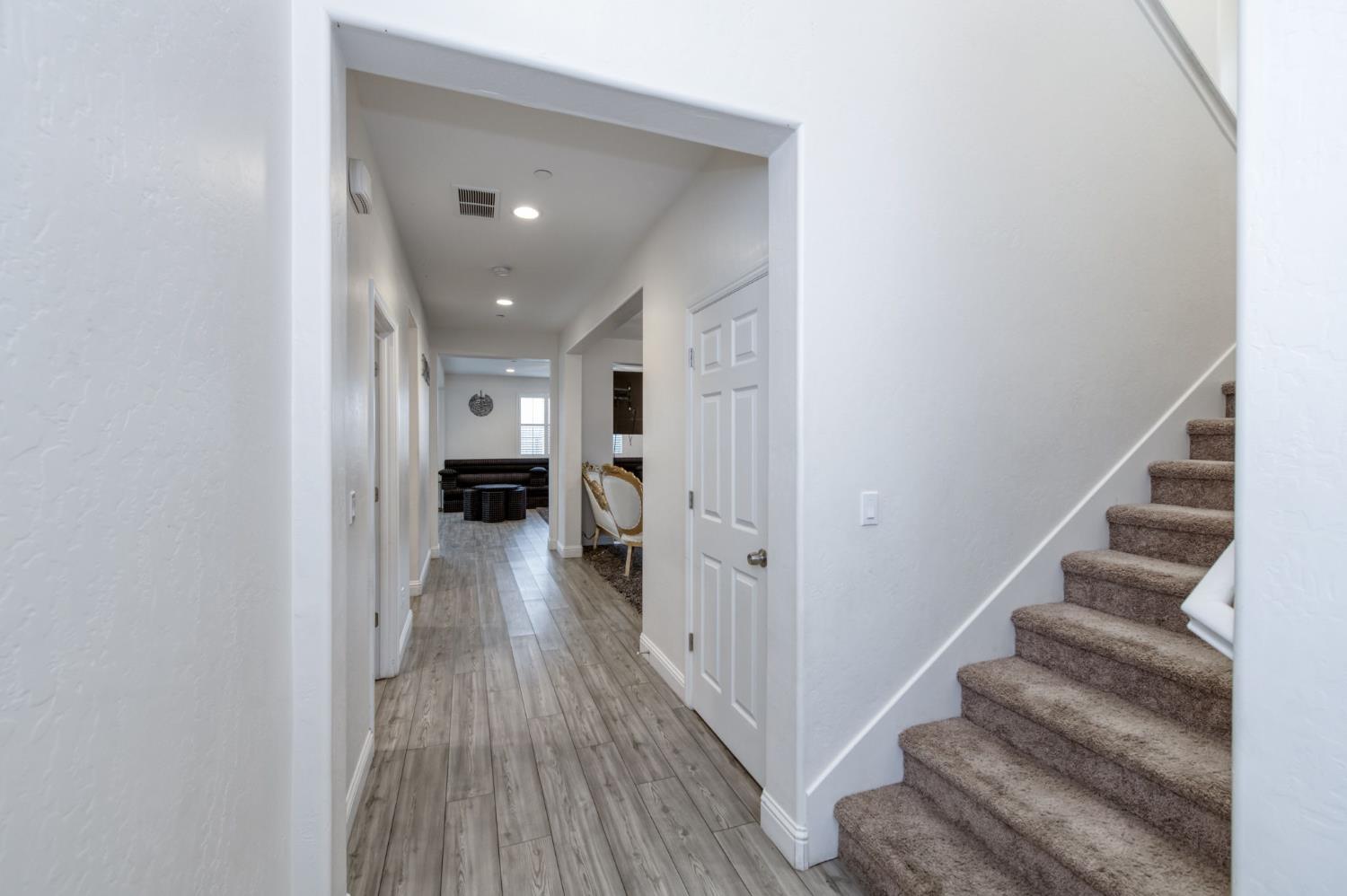 763 Howard St, Kingsburg, CA 93631