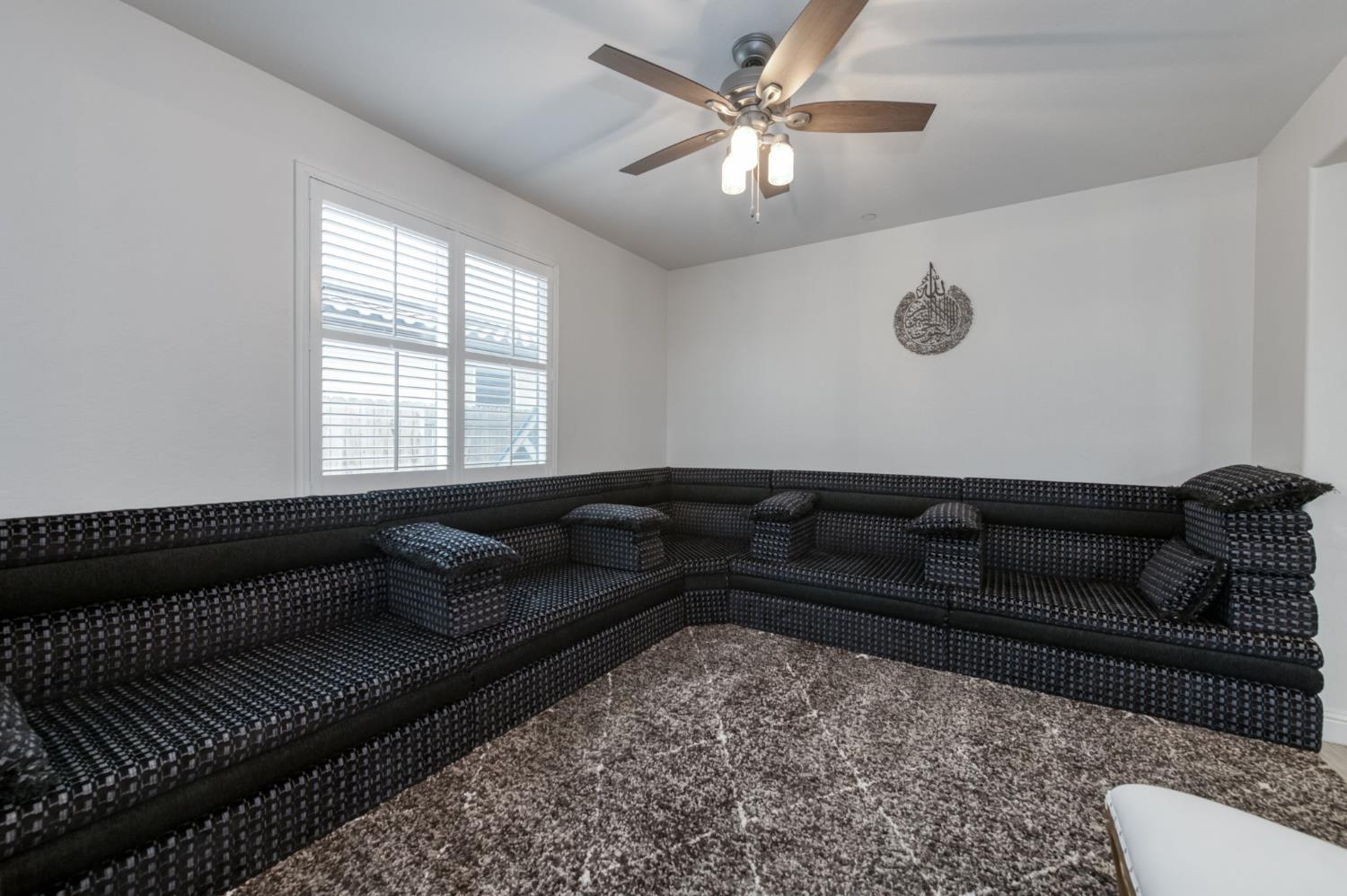 763 Howard St, Kingsburg, CA 93631