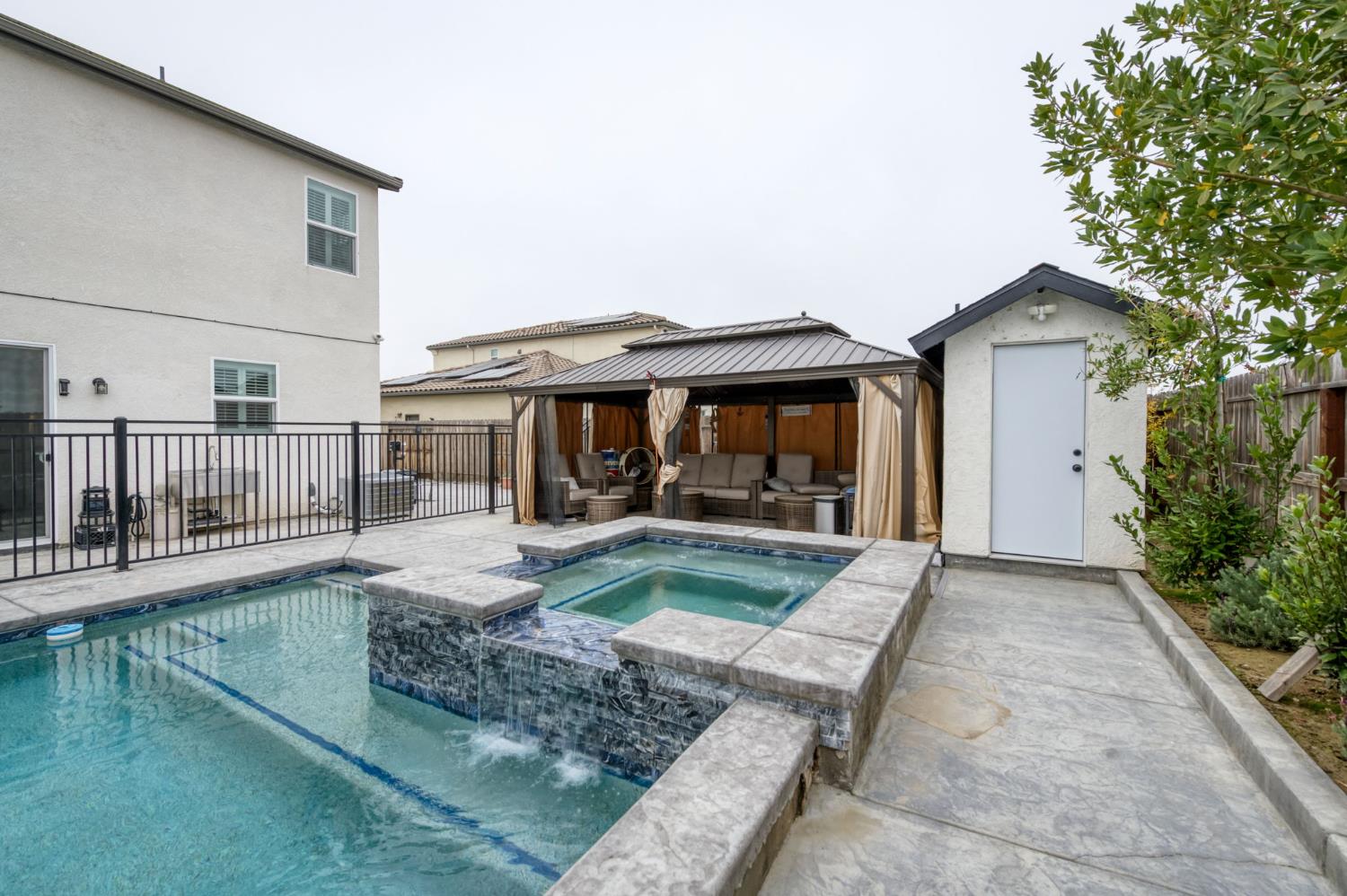 763 Howard St, Kingsburg, CA 93631