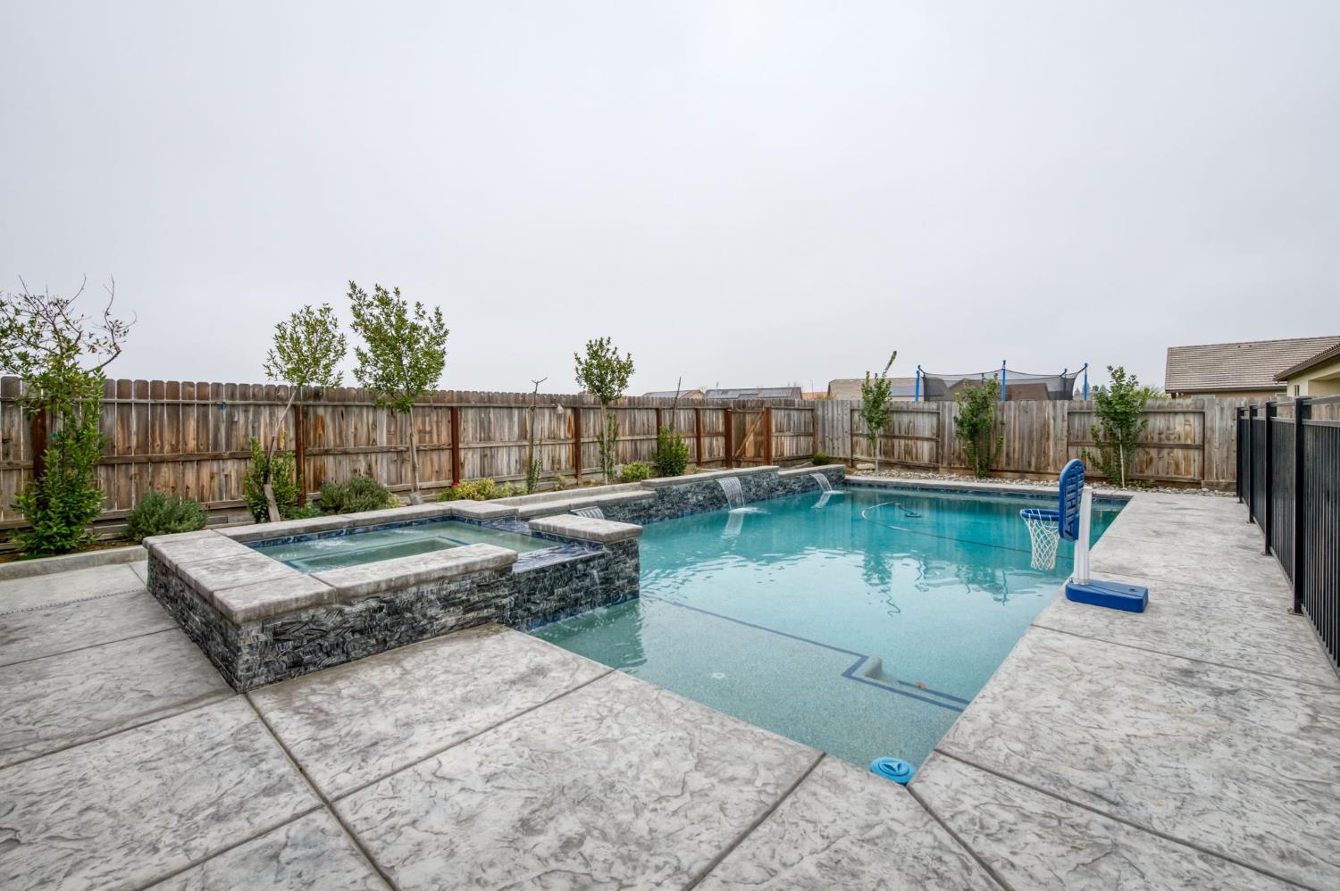 763 Howard St, Kingsburg, CA 93631