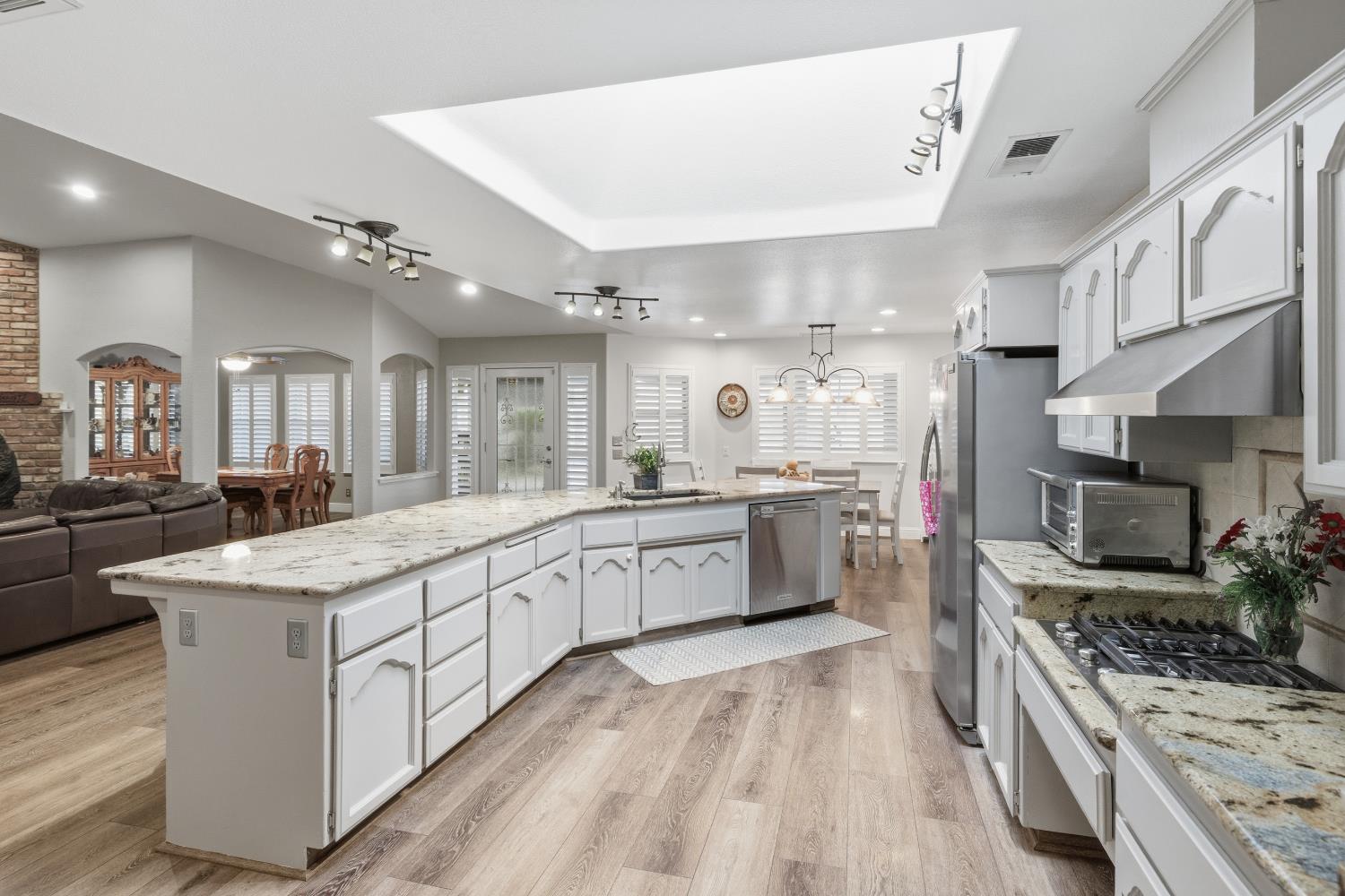 2651 19th Ave, Kingsburg, CA 93631