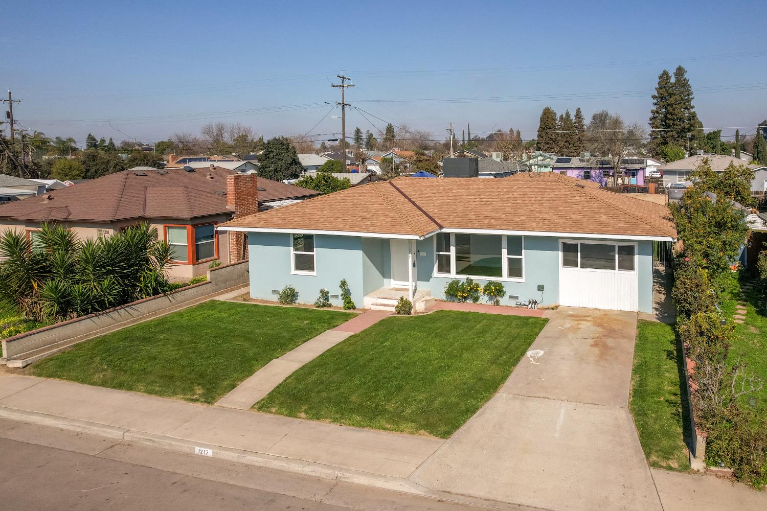 1217 Mehlert St, Kingsburg, CA 93631