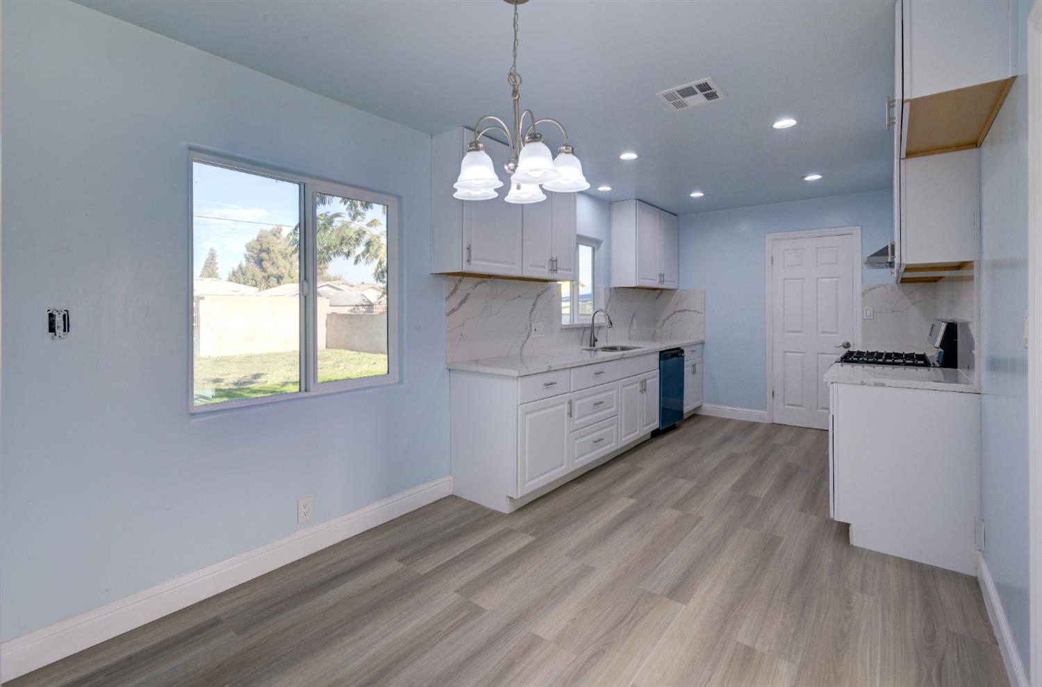 1217 Mehlert St, Kingsburg, CA 93631