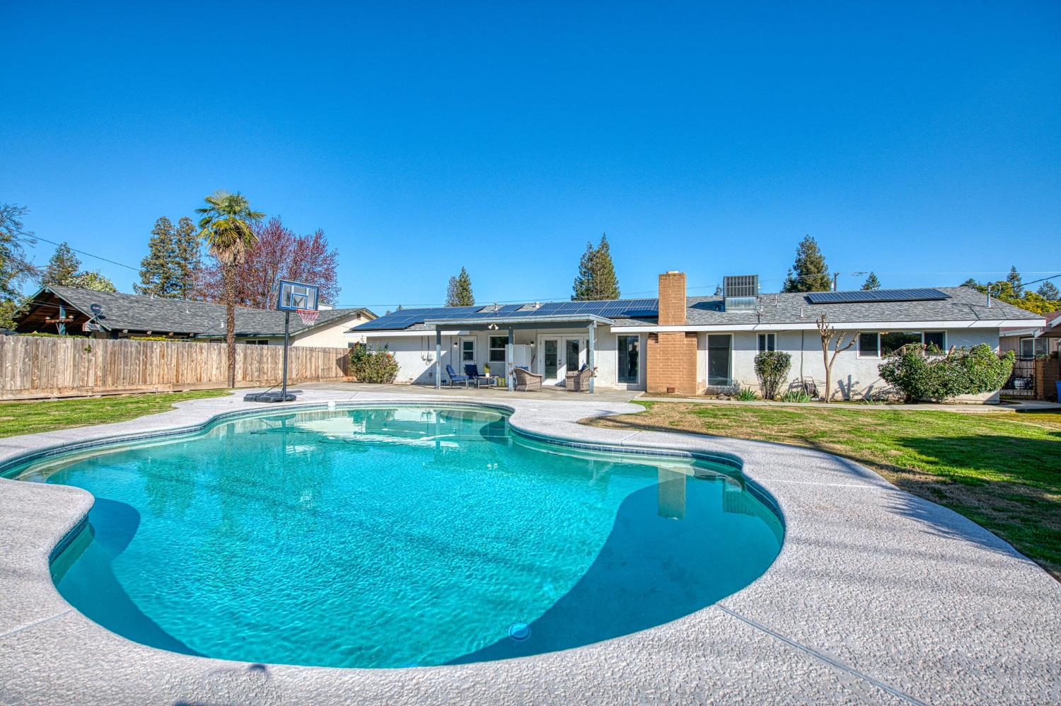 2511 18Th Ave, Kingsburg, CA 93631