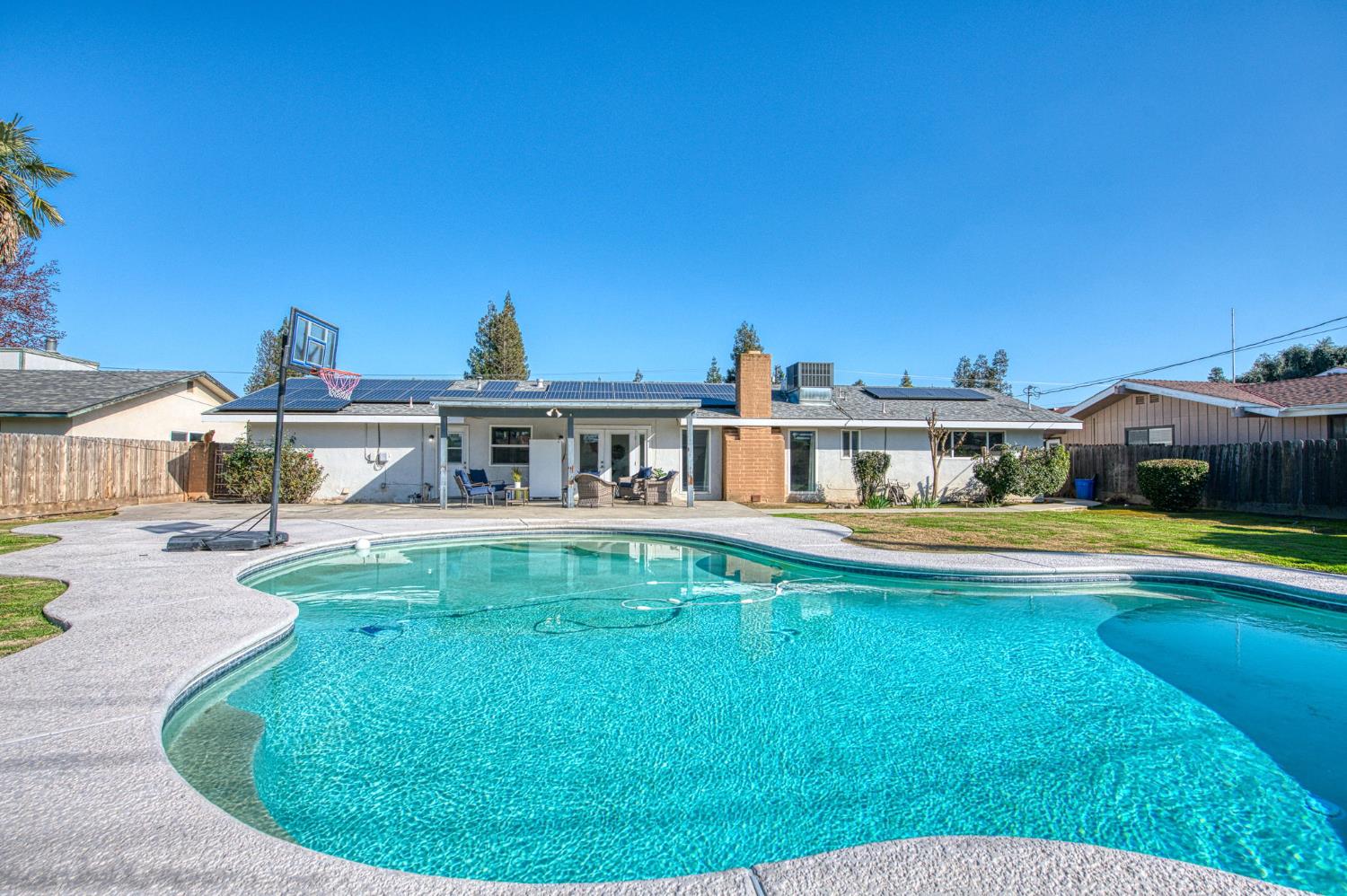 2511 18Th Ave, Kingsburg, CA 93631