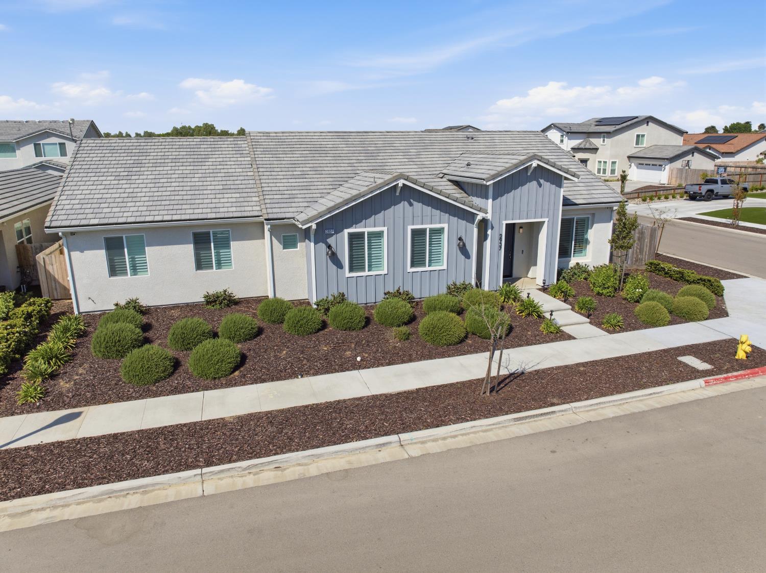 2937 22nd Ave, Kingsburg, CA 93631