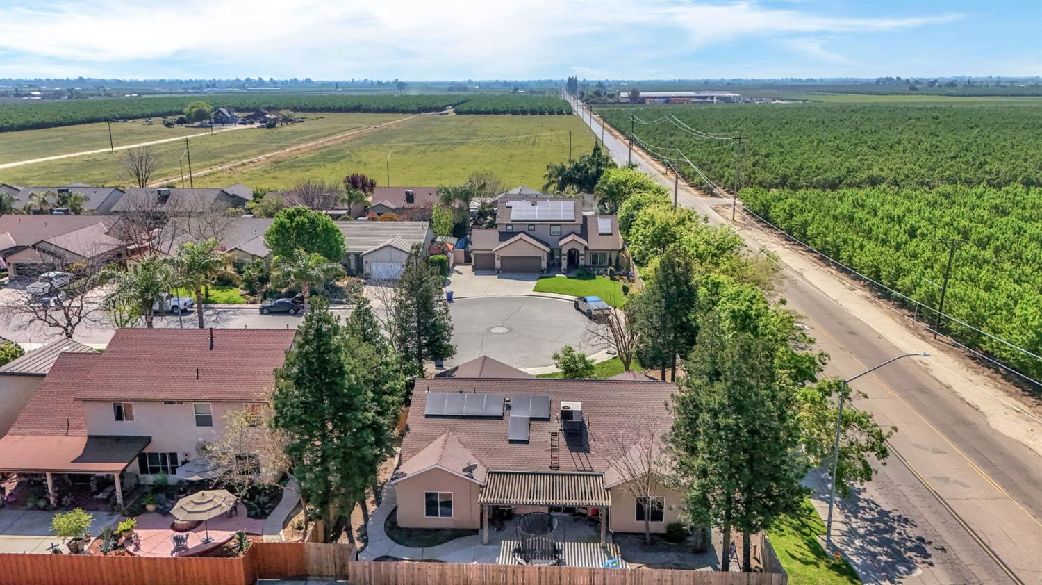 685 W Lake St, Kingsburg, CA 93631