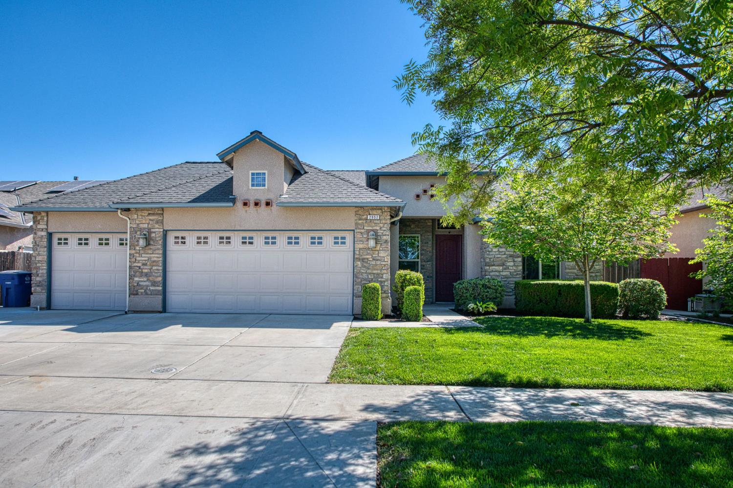 2952 25Th Ave, Kingsburg, CA 93631