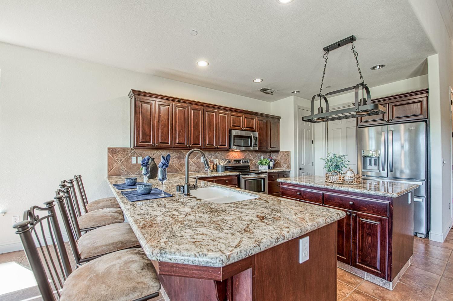 2952 25Th Ave, Kingsburg, CA 93631