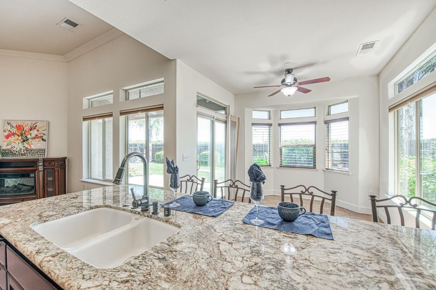 2952 25Th Ave, Kingsburg, CA 93631