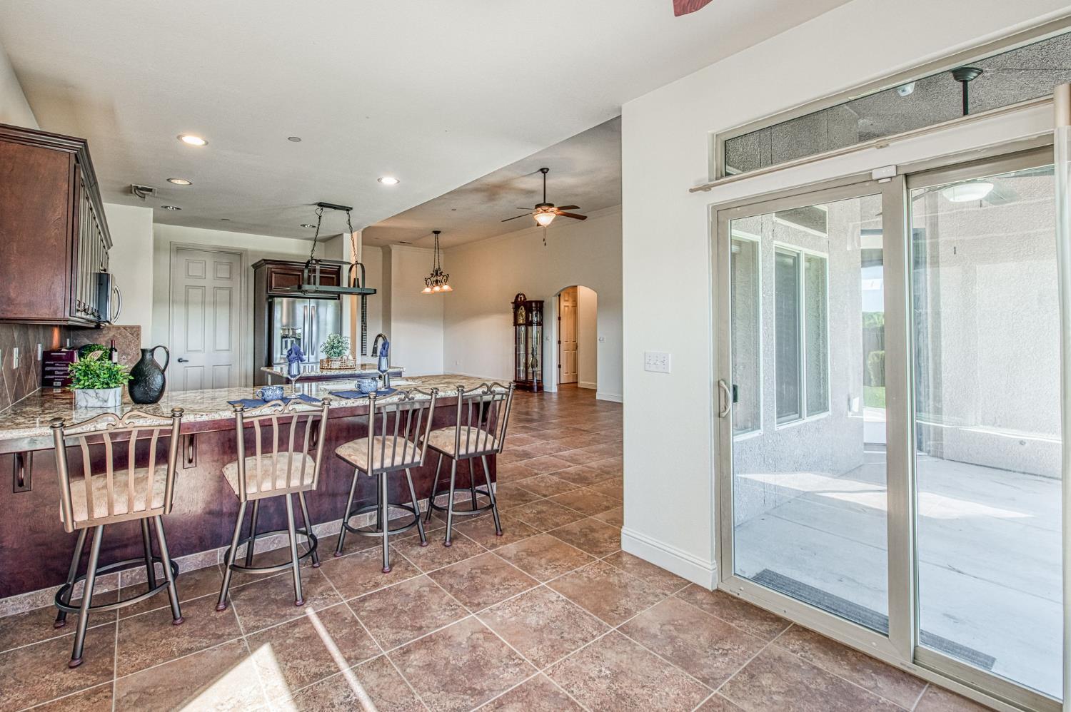 2952 25Th Ave, Kingsburg, CA 93631