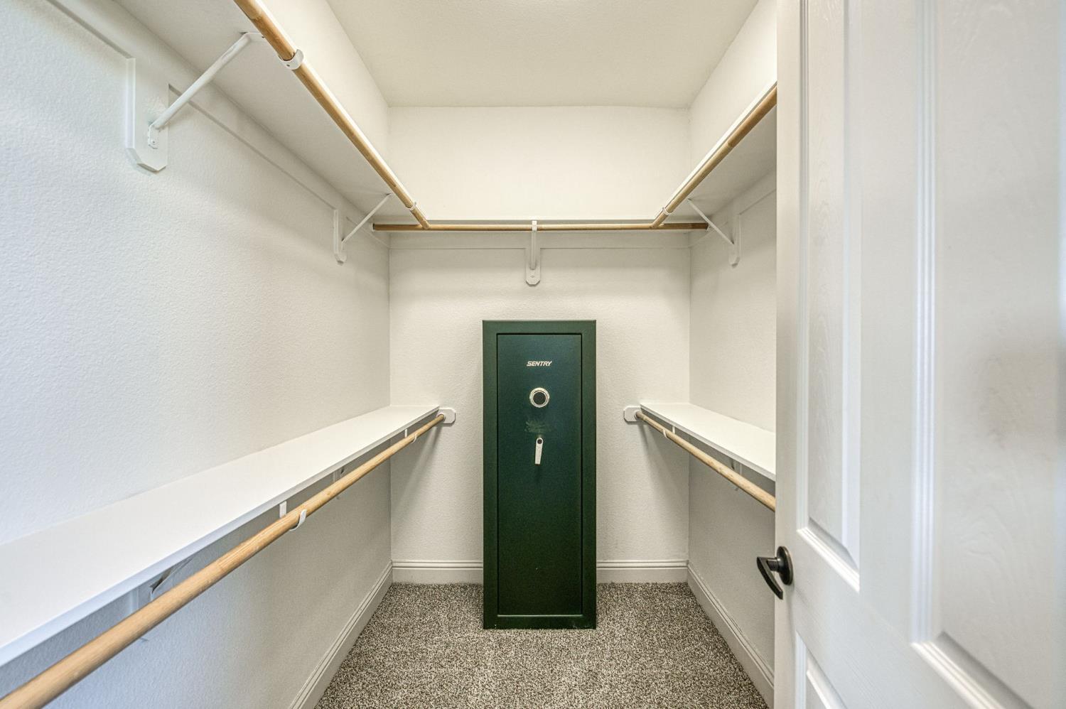 2952 25Th Ave, Kingsburg, CA 93631