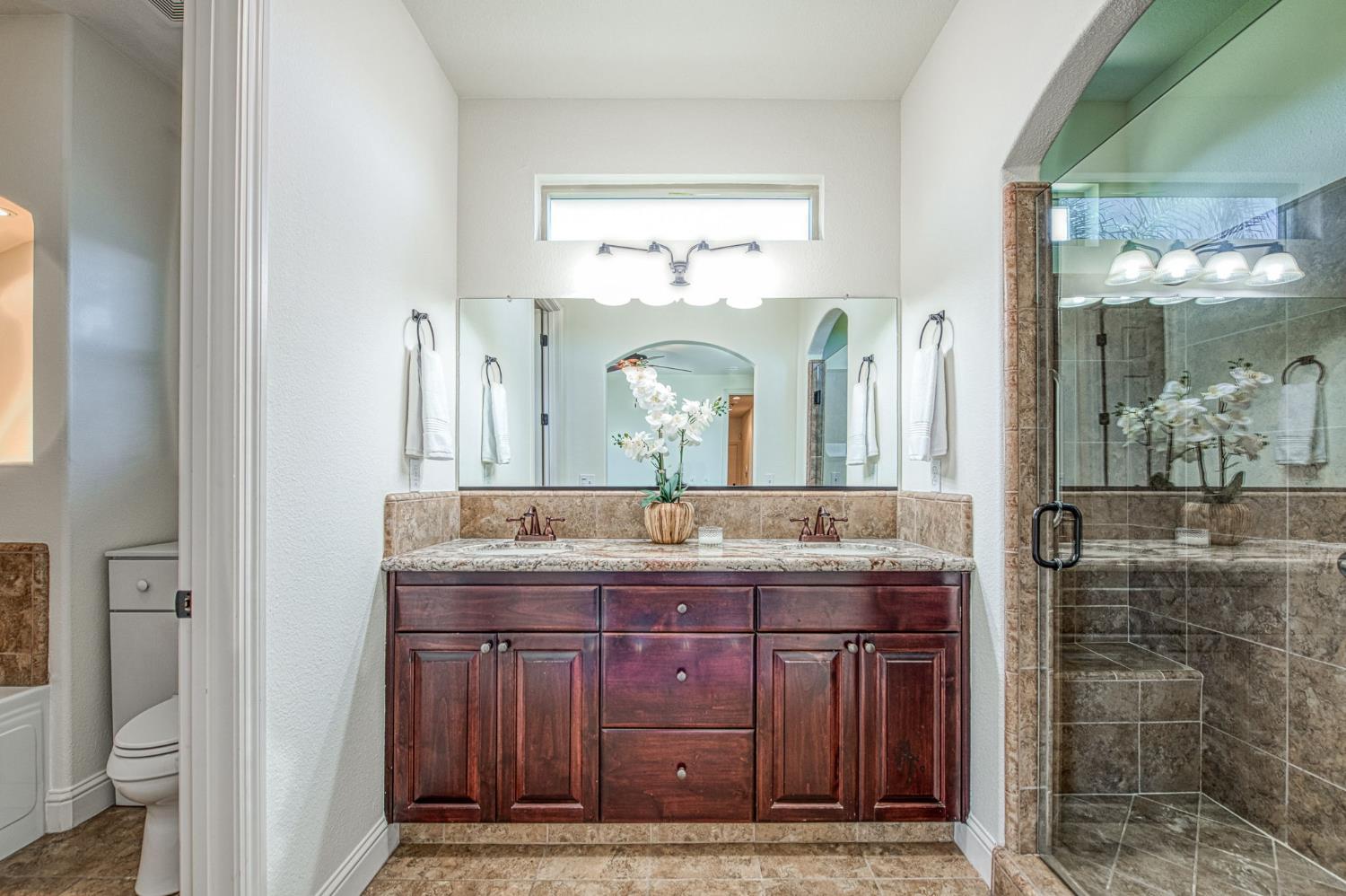 2952 25Th Ave, Kingsburg, CA 93631