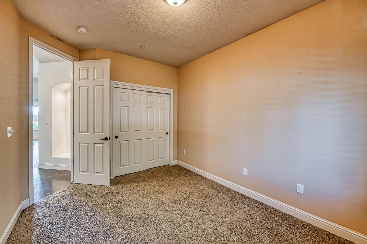 2952 25Th Ave, Kingsburg, CA 93631