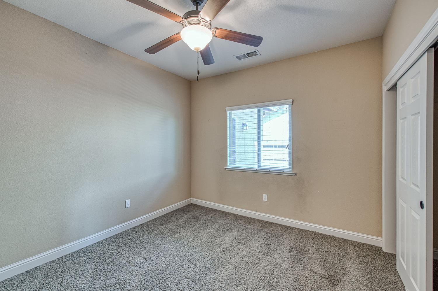 2952 25Th Ave, Kingsburg, CA 93631