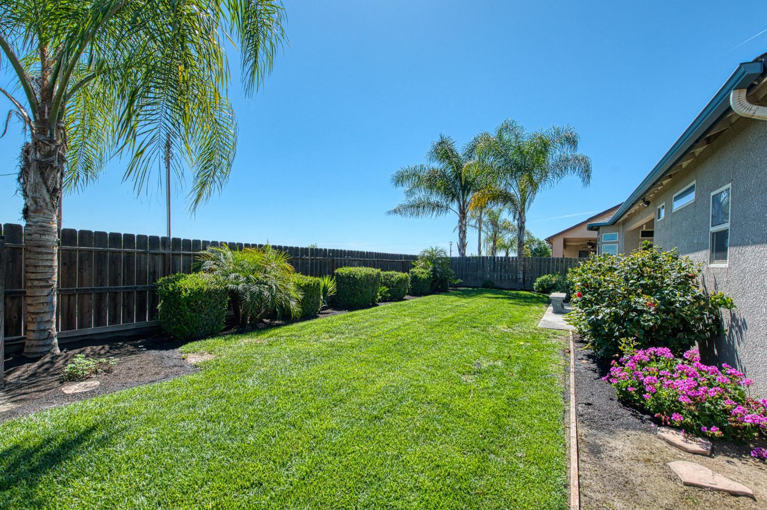 2952 25Th Ave, Kingsburg, CA 93631