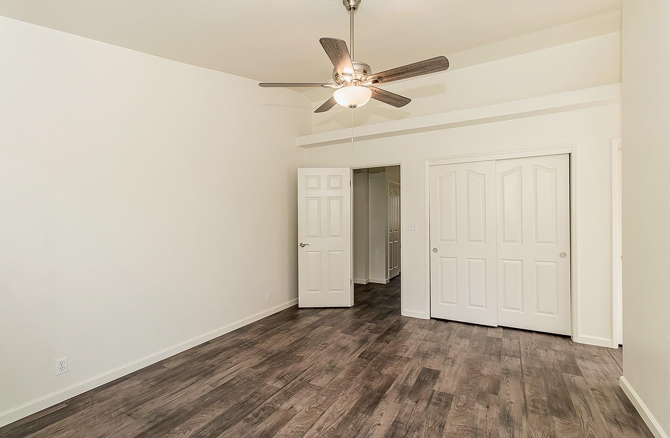 1535 Morgan Dr, Kingsburg, CA 93631