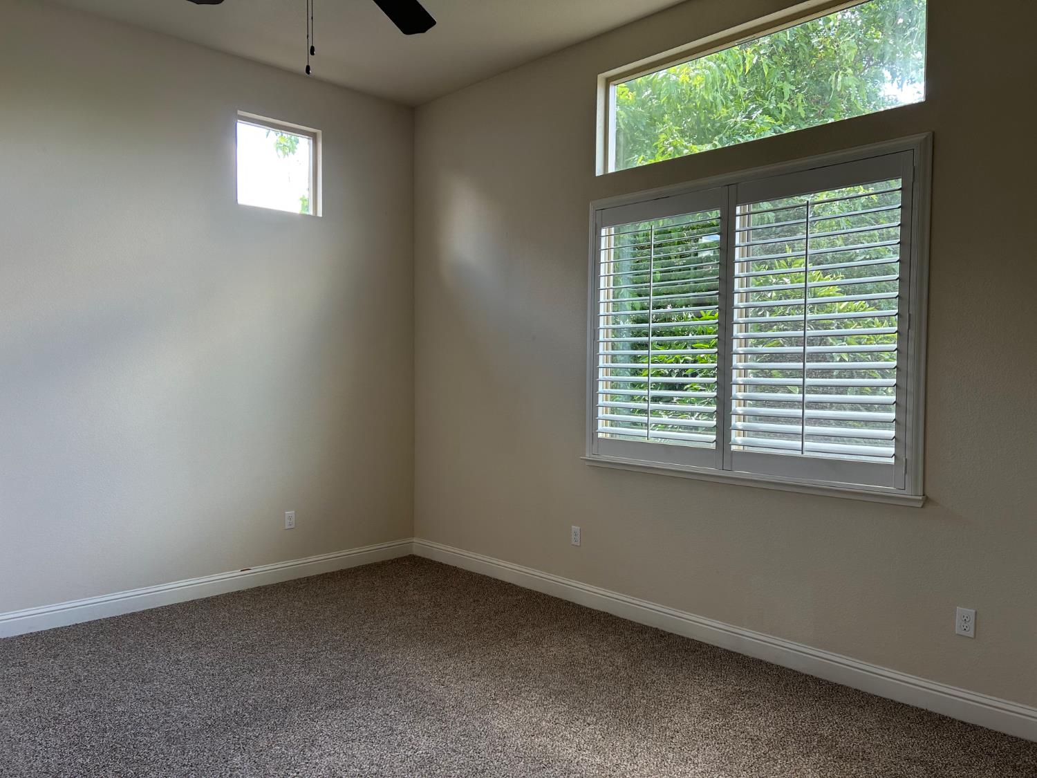 2877 23rd Ct, Kingsburg, CA 93631