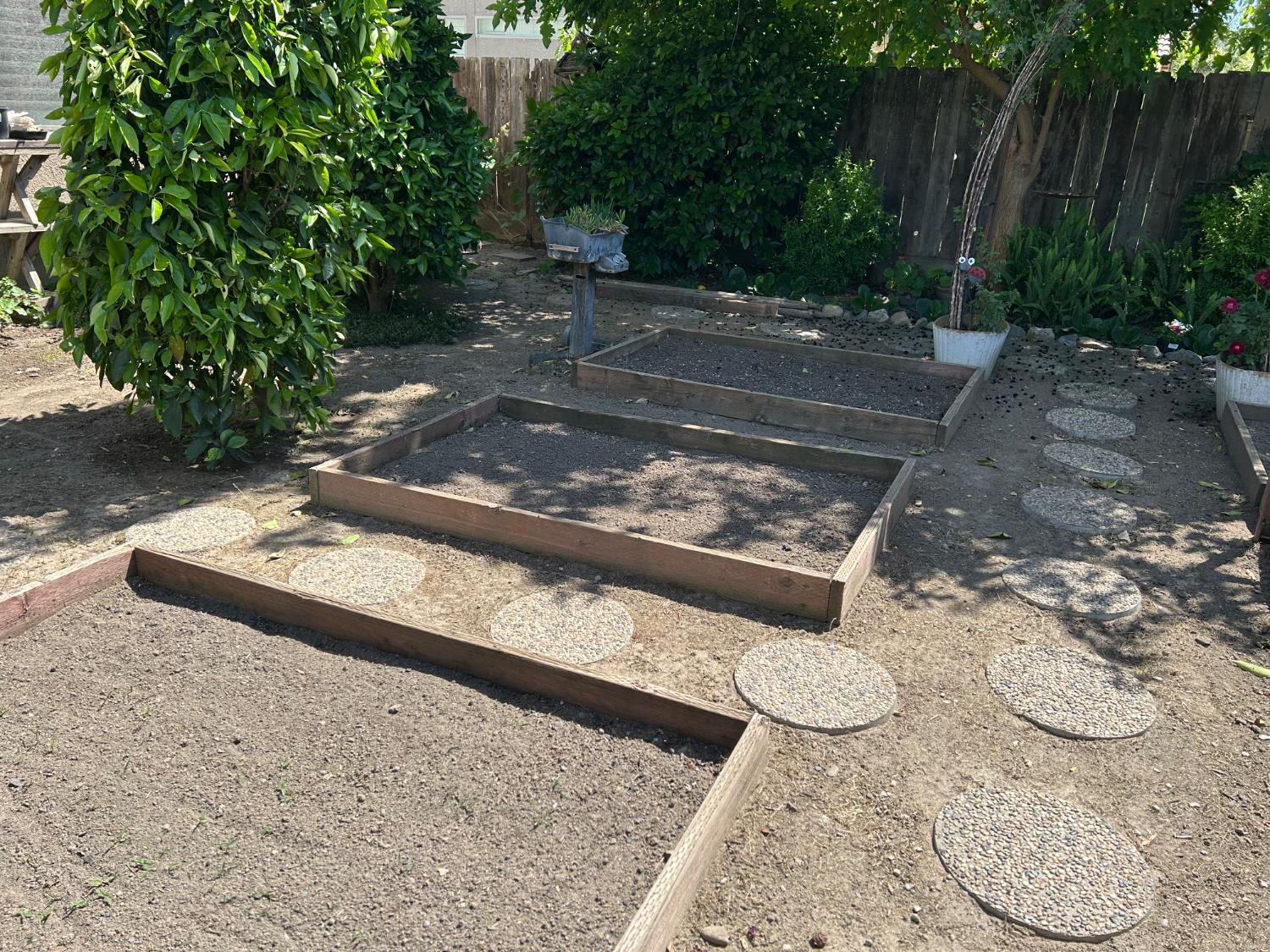 2877 23rd Ct, Kingsburg, CA 93631